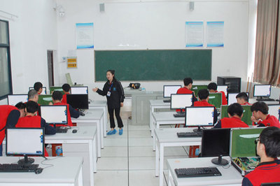 四川省峨眉山市職業技術學校 深耕計算機軟硬件及網絡技術開發，培育數字時代技能英才